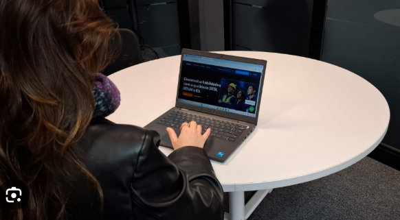 Sistema FIERGS lança plataforma com cursos gratuitos voltados à operação, liderança e gestão financeira nas indústrias